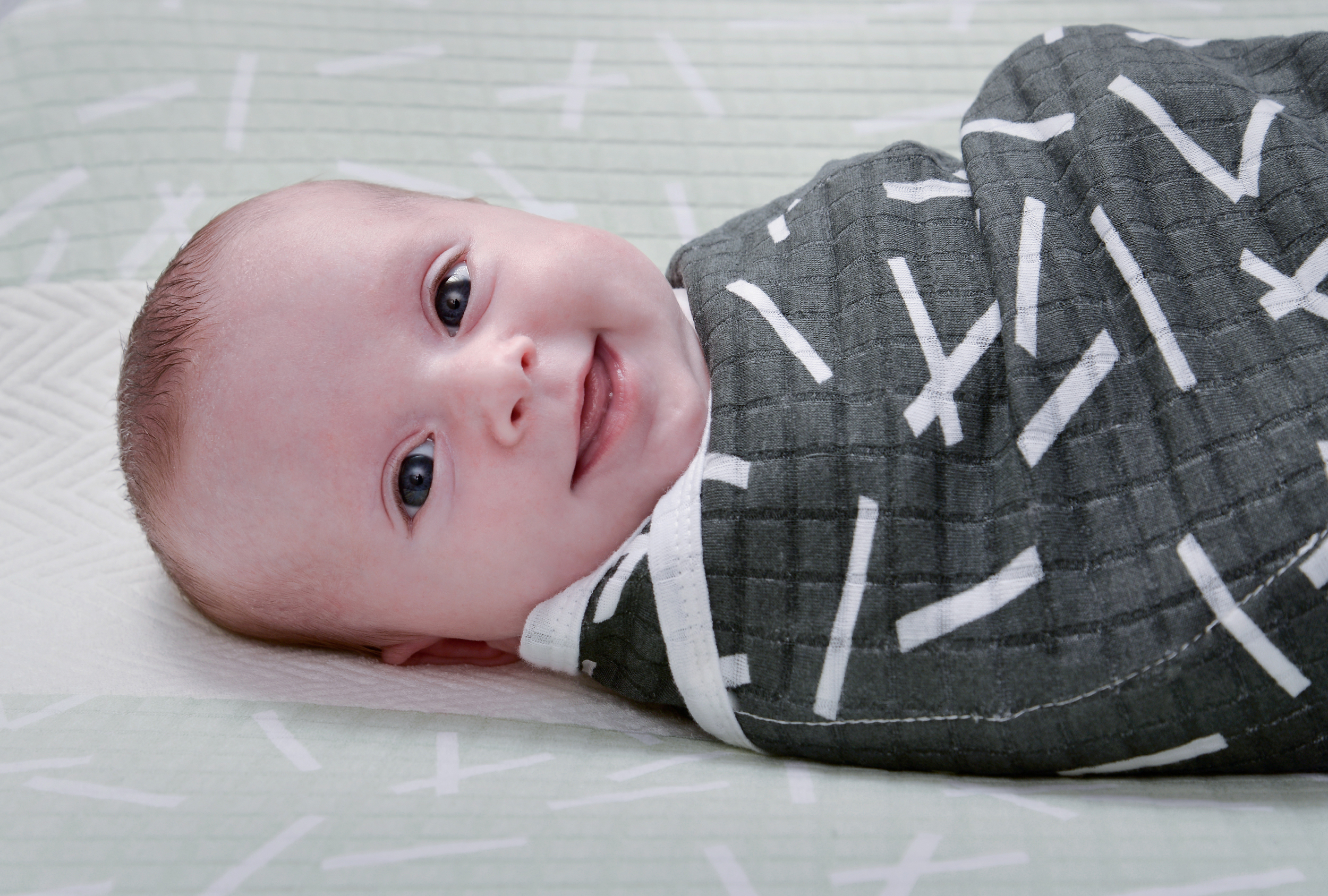 newborn sleep without swaddling